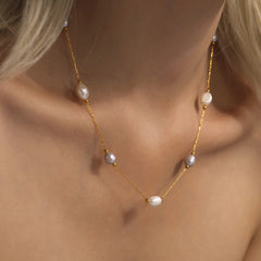 Delicate Pearl Kette Gold