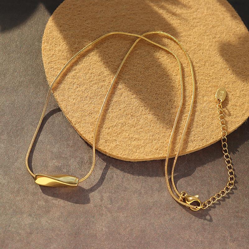 Minimalist Flowing Necklace
