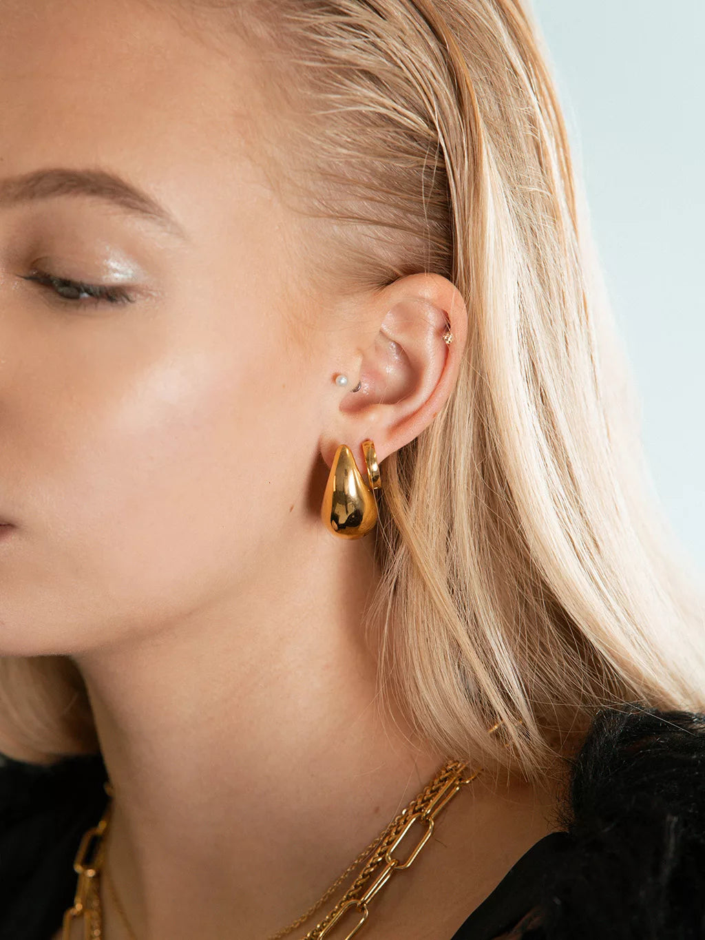 GLOSSY HOOPS Medium Ohrringe Gold