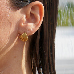Libby Shell Ohrringe Gold